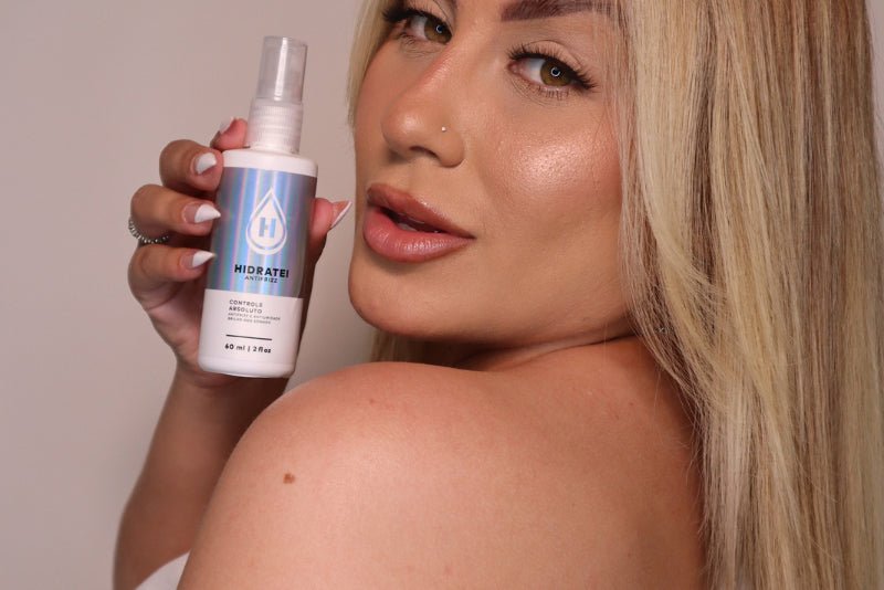 Cabelo com Frizz: Causas, Tratamentos e Dicas para um Cabelo Impecável - Hidratei